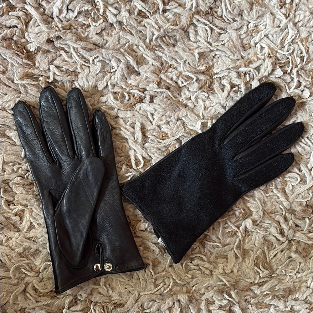 Elegant Black Leather Gloves